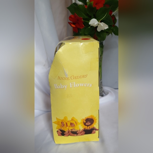 NIB Anne Geddes Daffodil 🌼 Doll 9" - Picture 5 of 9